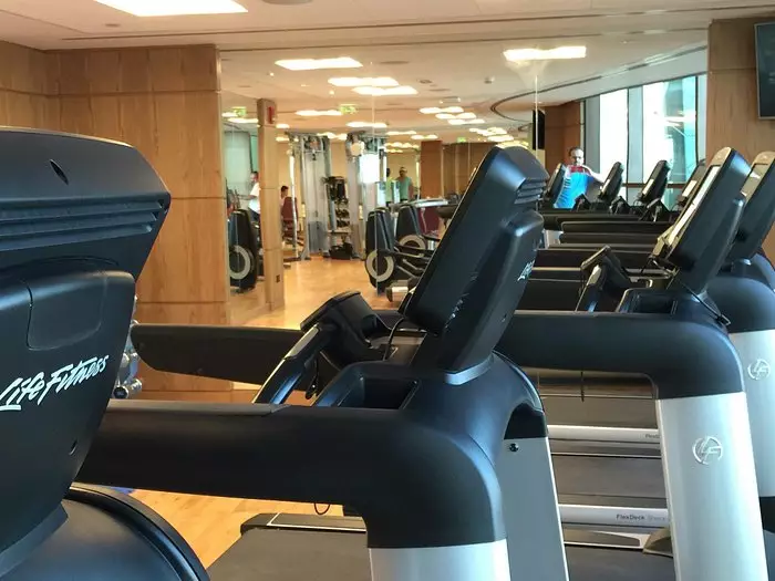 باشگاه هتل فیر مونت عجمان